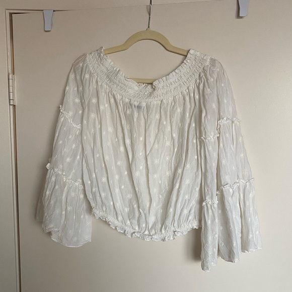 Off the Shoulder White Blouse - Picture 2 of 6